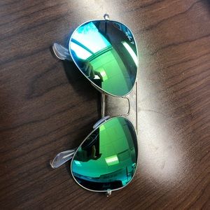Ray-Ban Green Mirrored Aviators
